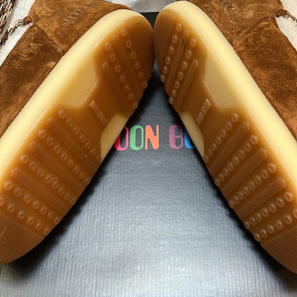 Moon Boots - Light Low Shearling - Picture 2 of 5